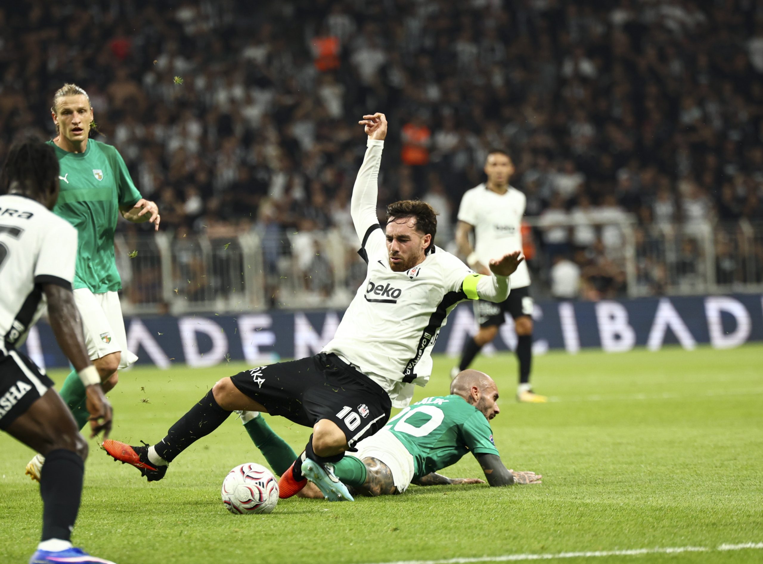 Afyonlu Orkun Kökçü, Beşiktaş’ı Avrupa’da sırtlıyor 4 Afyonlu Orkun Kökçü, Beşiktaş’ı Avrupa’da sırtlıyor