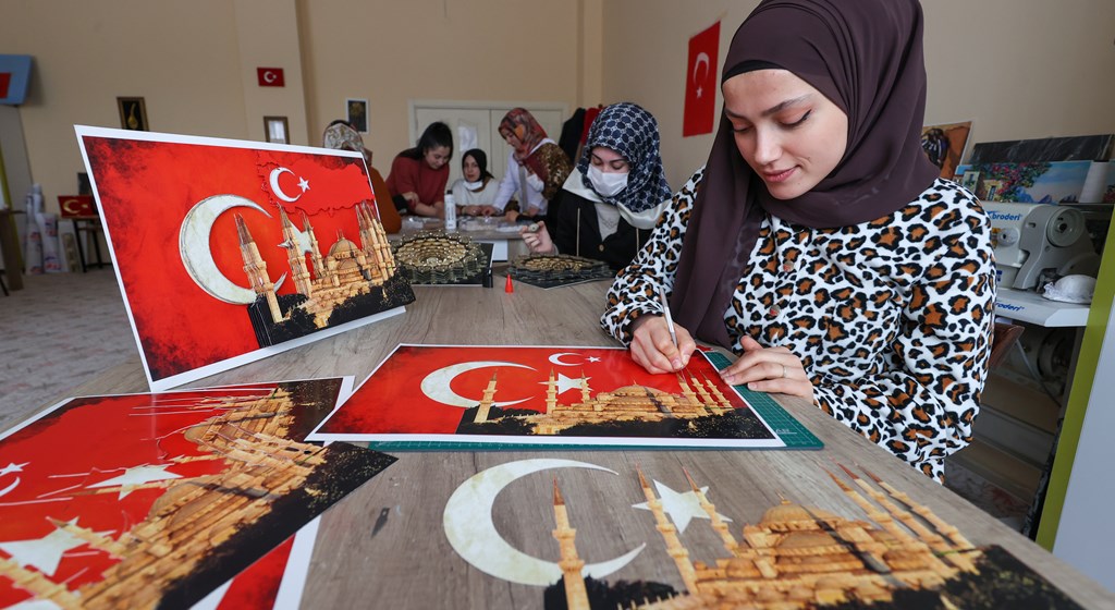 Aile Destek Merkezleri 3,3 milyon kişiye ulaştı 3 Aile Destek Merkezleri 3,3 milyon kişiye ulaştı