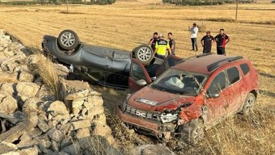 Afyonkarahisar'da iki aracın çarpışması sonucu meydana gelen trafik kazasında bir