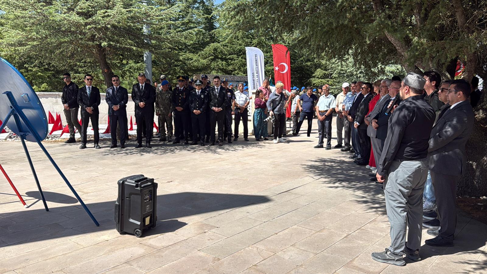 Albay Reşat Çiğiltepe Şehitliği’nde Büyük Taarruz’un 104. yılı anıldı 10 Albay Reşat Çiğiltepe Şehitliği’nde Büyük Taarruz’un 104. yılı anıldı