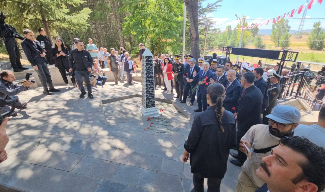 Büyük Taarruz’un 104. yıl dönümü kapsamında Anıtkaya Şehitliği’nde düzenlenen törende,