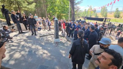 Büyük Taarruz’un 104. yıl dönümü kapsamında Anıtkaya Şehitliği’nde düzenlenen törende,