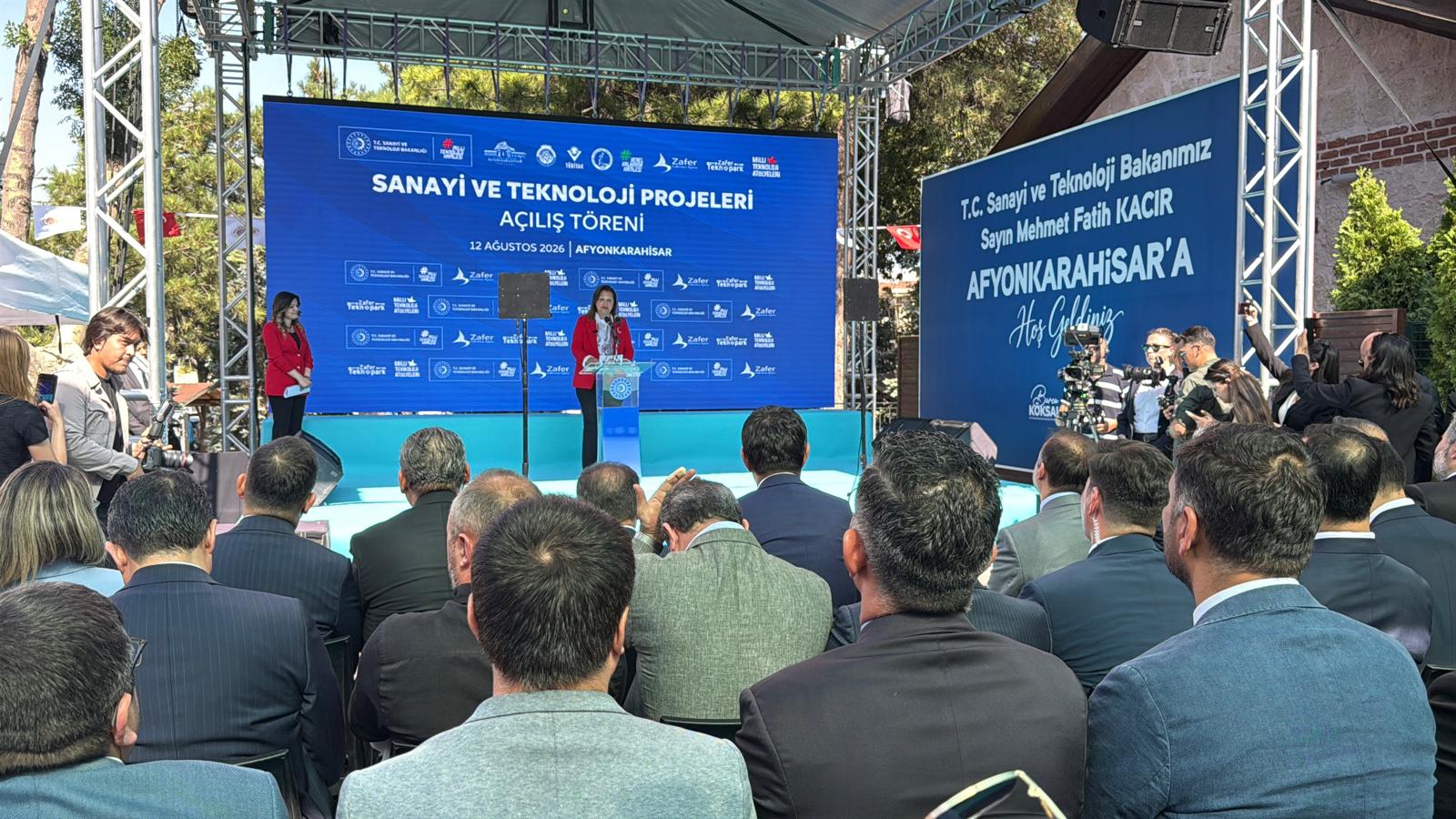 Bakan Kacır Afyonkarahisar’da toplu açılış törenine katıldı 4 Bakan Kacır Afyonkarahisar’da toplu açılış törenine katıldı