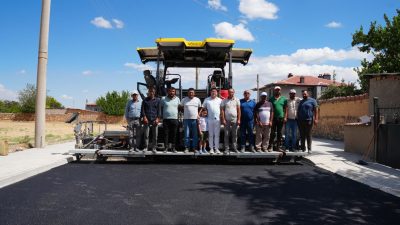 Bolvadin Belediyesi tarafından Cezaevi Yolu’nda yürütülen asfalt ve kaldırım düzenleme