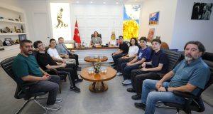 Afyonkarahisar Belediye Başkanı Burcu Köksal, YKS'de Türkiye derecesi elde eden
