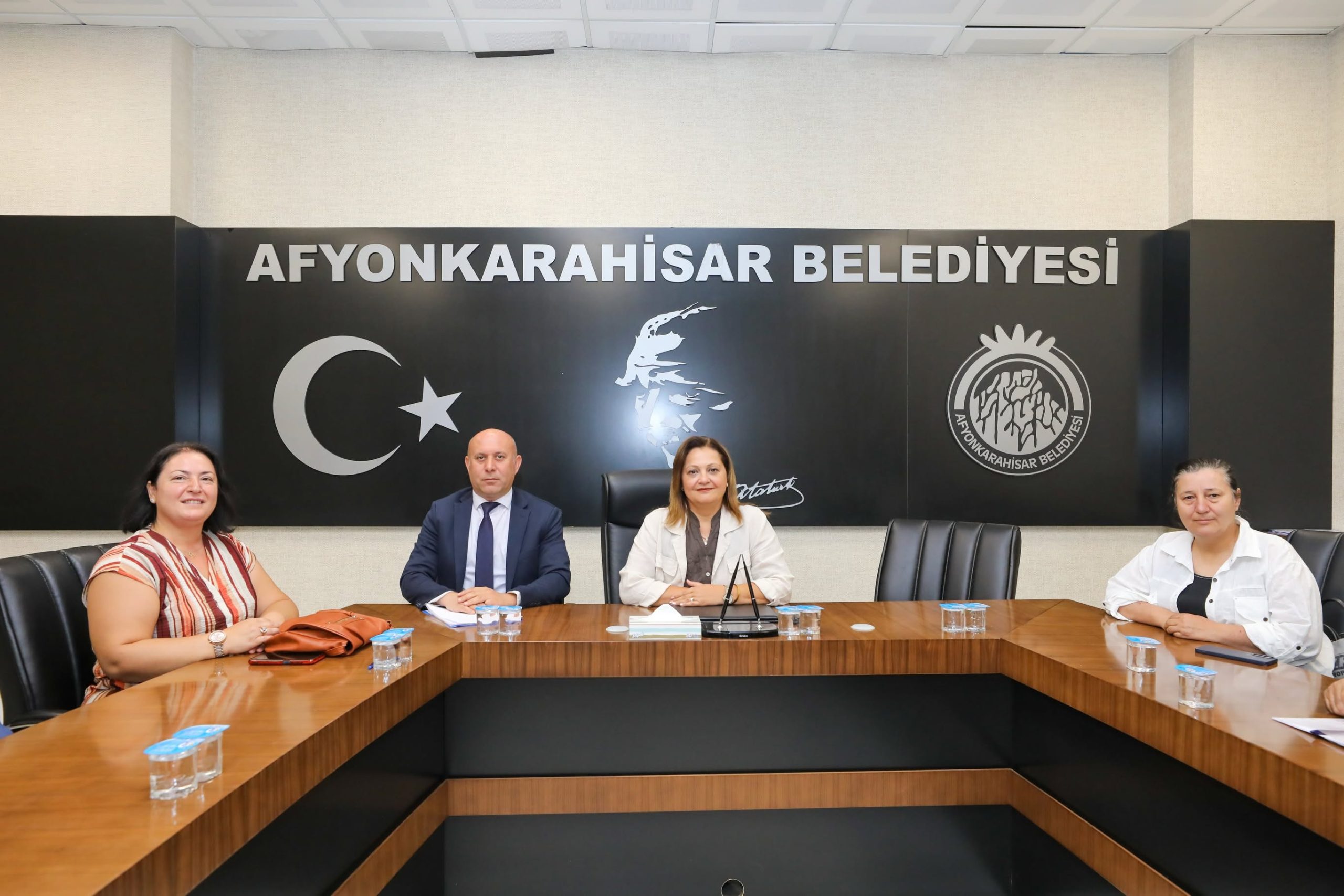 Başkan Köksal’dan kentsel dönüşüm görüşmesi 1 Başkan Köksal’dan kentsel dönüşüm görüşmesi