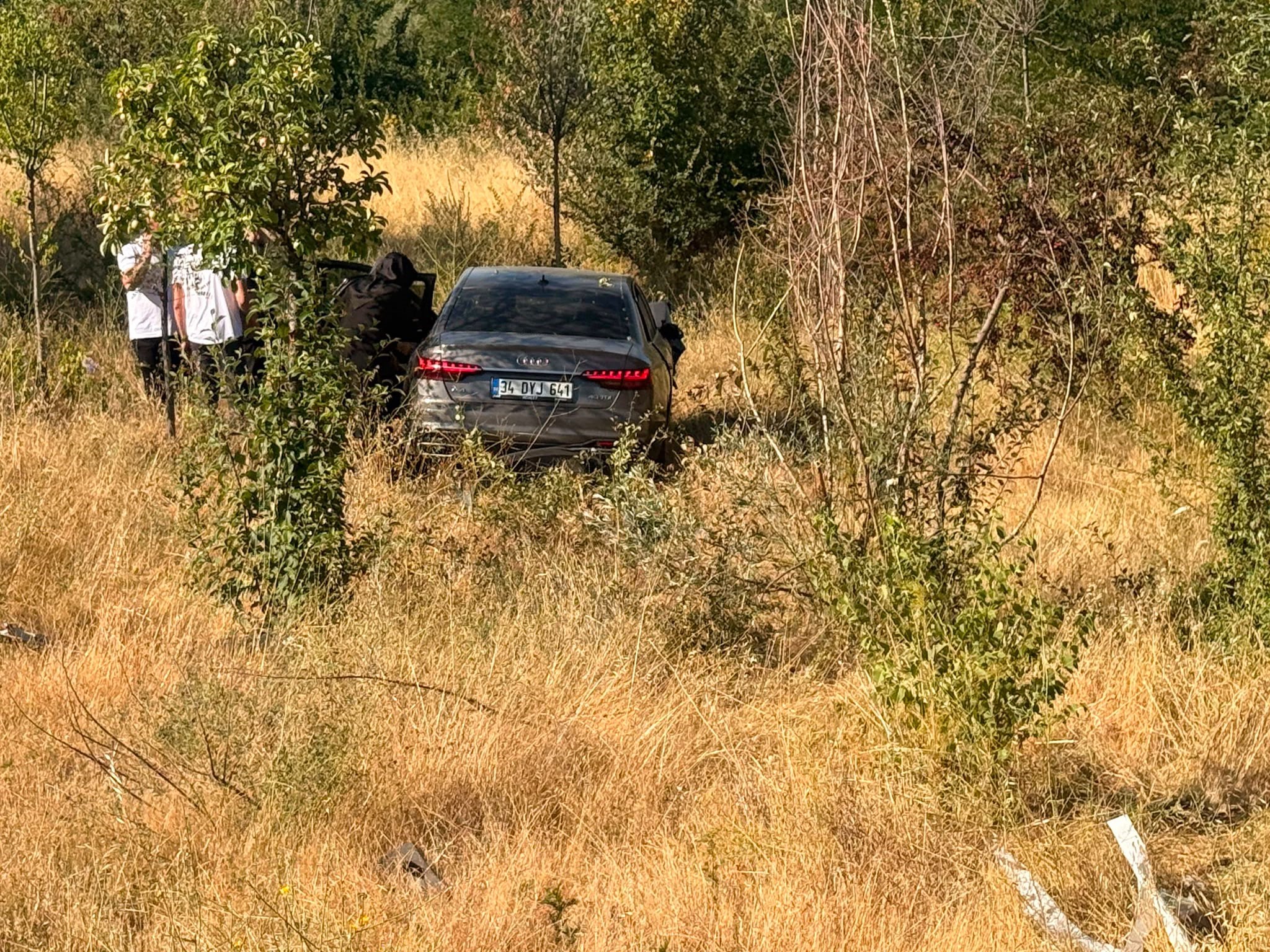 Bayramgazi yakınlarında feci kaza: 1 ölü, 3 yaralı 4 Bayramgazi yakınlarında feci kaza: 1 ölü, 3 yaralı