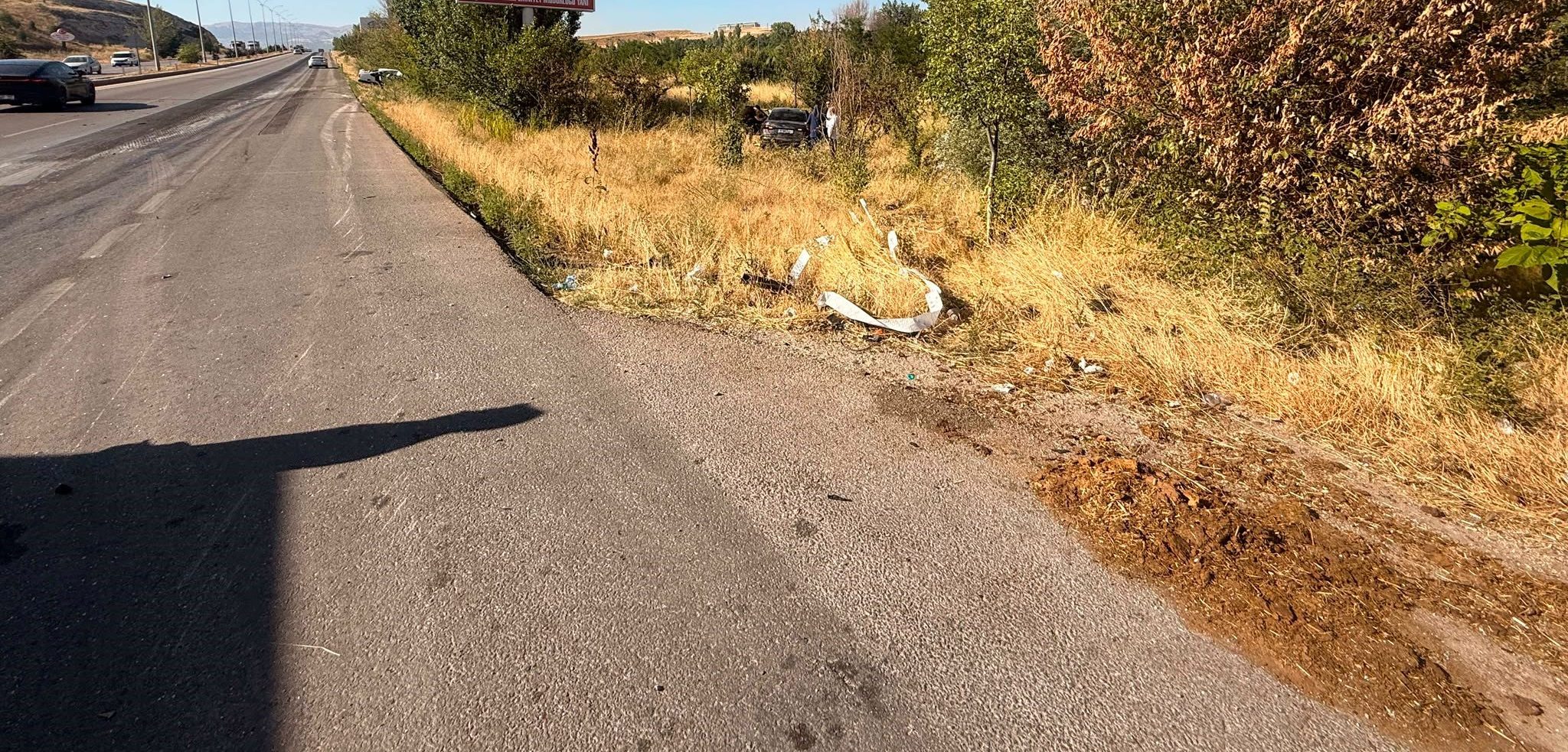 Bayramgazi yakınlarında feci kaza: 1 ölü, 3 yaralı 2 Bayramgazi yakınlarında feci kaza: 1 ölü, 3 yaralı
