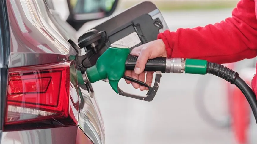 Benzine zam geldi!