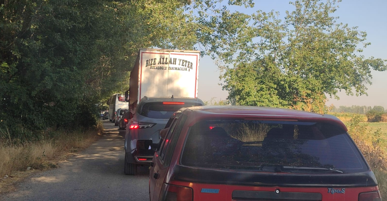 Afyonkarahisar-Antalya kara yolunda kaza: Kara yolu ulaşıma kapatıldı! 1 Afyonkarahisar-Antalya kara yolunda kaza: Kara yolu ulaşıma kapatıldı!