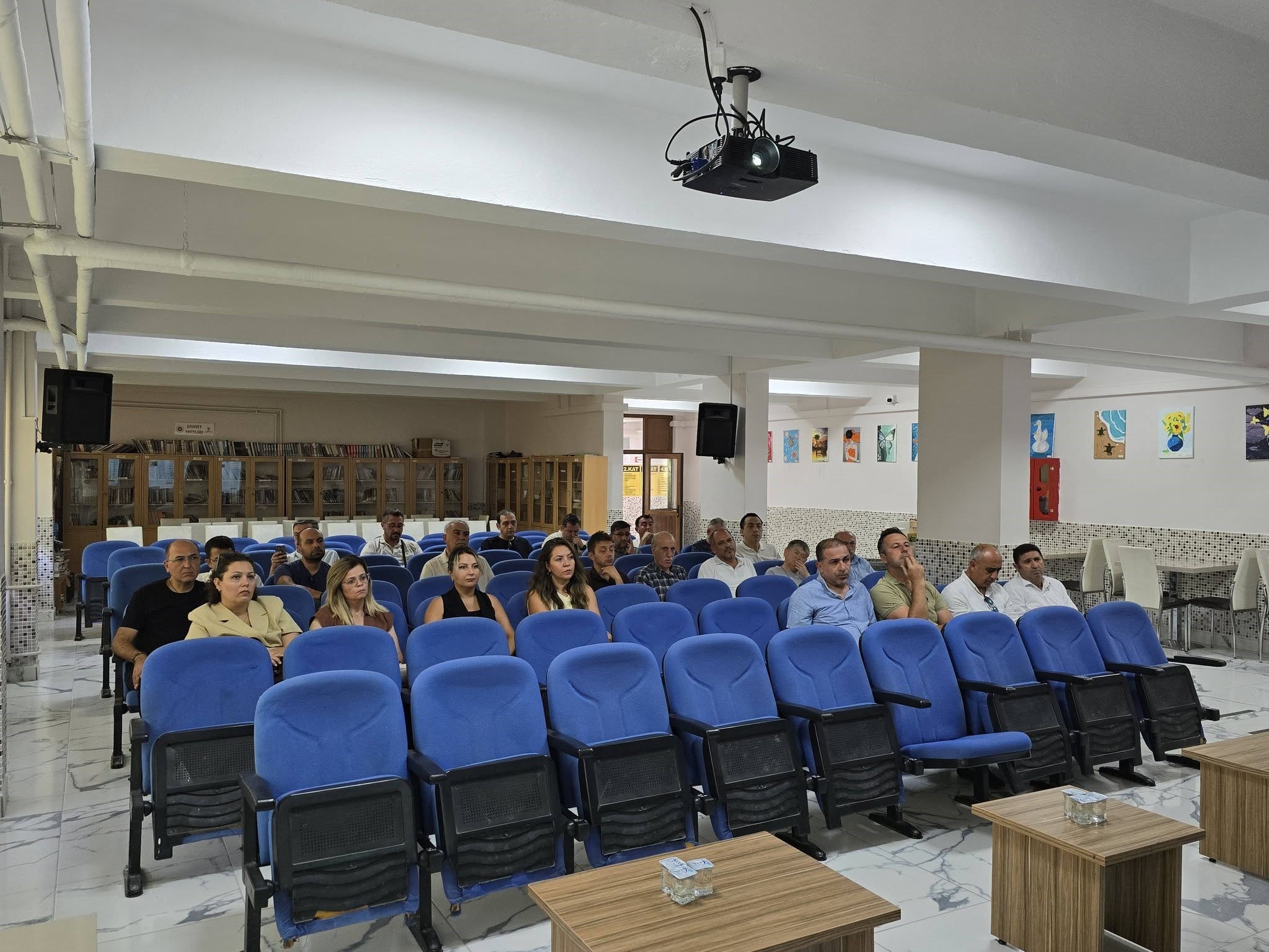 Okul müdürleri yeni eğitim yılı için toplandı 1 Okul müdürleri yeni eğitim yılı için toplandı