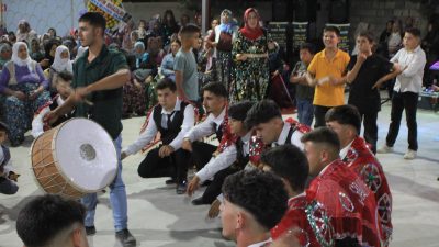Pazarağaç Kasabasında 16 genç için düzenlenen asker eğlencesinde gurur ve