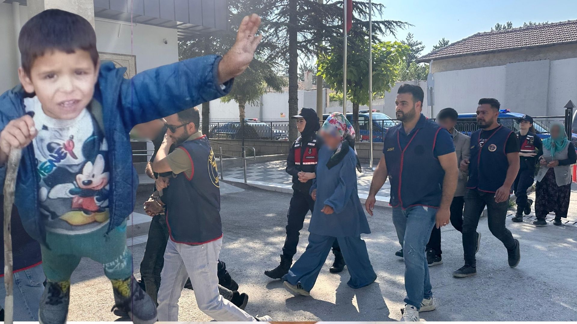 Afyonkarahisar'da yüksekten düştüğü iddiasıyla kaldırıldığı hastanede hayatını kaybeden 4 yaşındaki