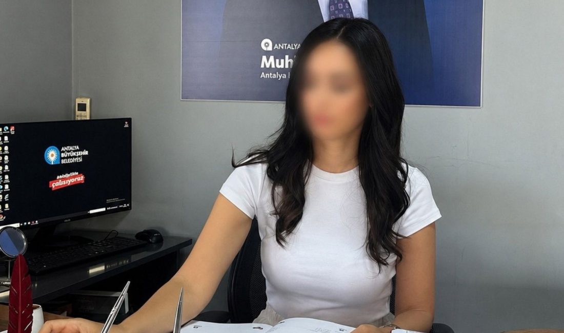 Antalya'da fuhuşa aracılık ettikleri gerekçesiyle düzenlenen operasyonlarda gözaltına alınan 12
