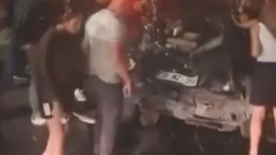 Afyonkarahisar'da izne çıkan astsubayların taşıyan otomobilin kontrolden çıkarak bariyerlere çarpması