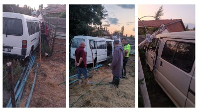 Afyonkarahisar'da kontrolden çıkarak bir evin bahçesinden içeriye giren ve bir
