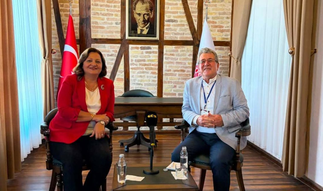Afyonkarahisar Belediye Başkanı Burcu Köksal, Gün FM'de Gazeteci İsmail Akar'ın