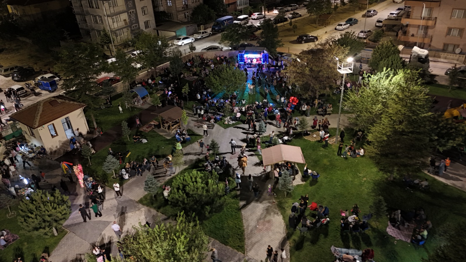 Fatih Mahallesi’nde yaz şenliği coşkusu 4 Fatih Mahallesi’nde yaz şenliği coşkusu