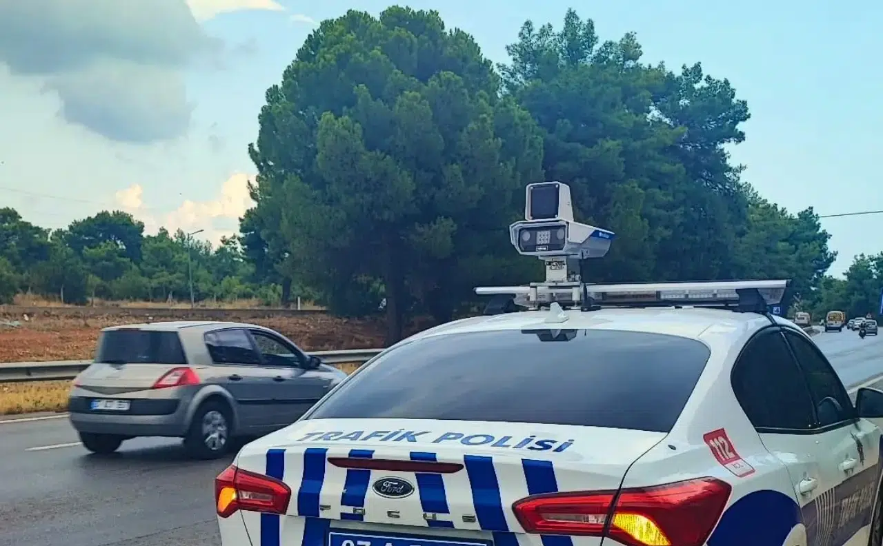 Antalya Emniyet Müdürlüğü Trafik Denetleme Şube Müdürlüğü ekipleri, aşırı hız