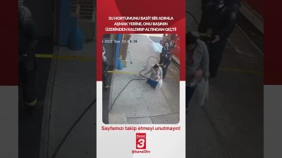 Su hortumunu basit bir adımla aşmak yerine, onu başının üzerinden