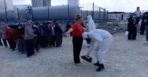 Afyonkarahisar’da ilaçlama yapılan domates serasında zehirlenerek hastaneye kaldırılanların sayısı 24’e