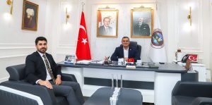 Çobanlar Belediye Başkanı Ali Altuntaş, göreve yeni başlayan İlçe Müftüsü