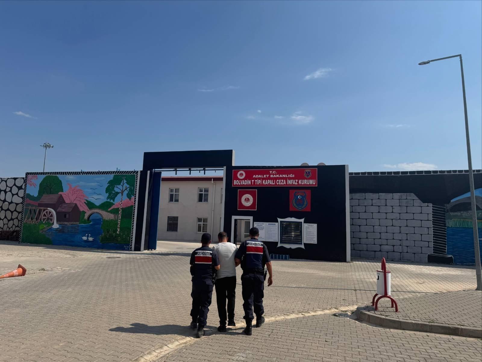 Hırsız, dolandırıcı, cinsel suç şüphelisi…  Afyon'da 24 kişi yakalandı