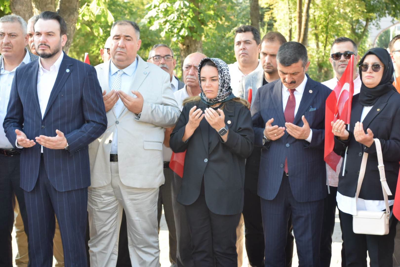 İYİ Parti Genel Merkez heyeti, Hava Şehitliği’nde