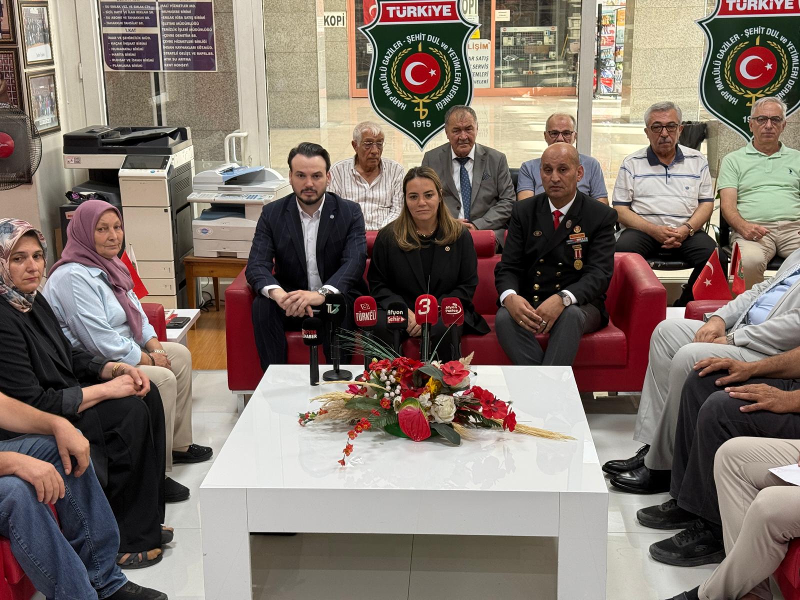 İYİ Parti heyetinden şehit yakınları ve gazilere ziyaret