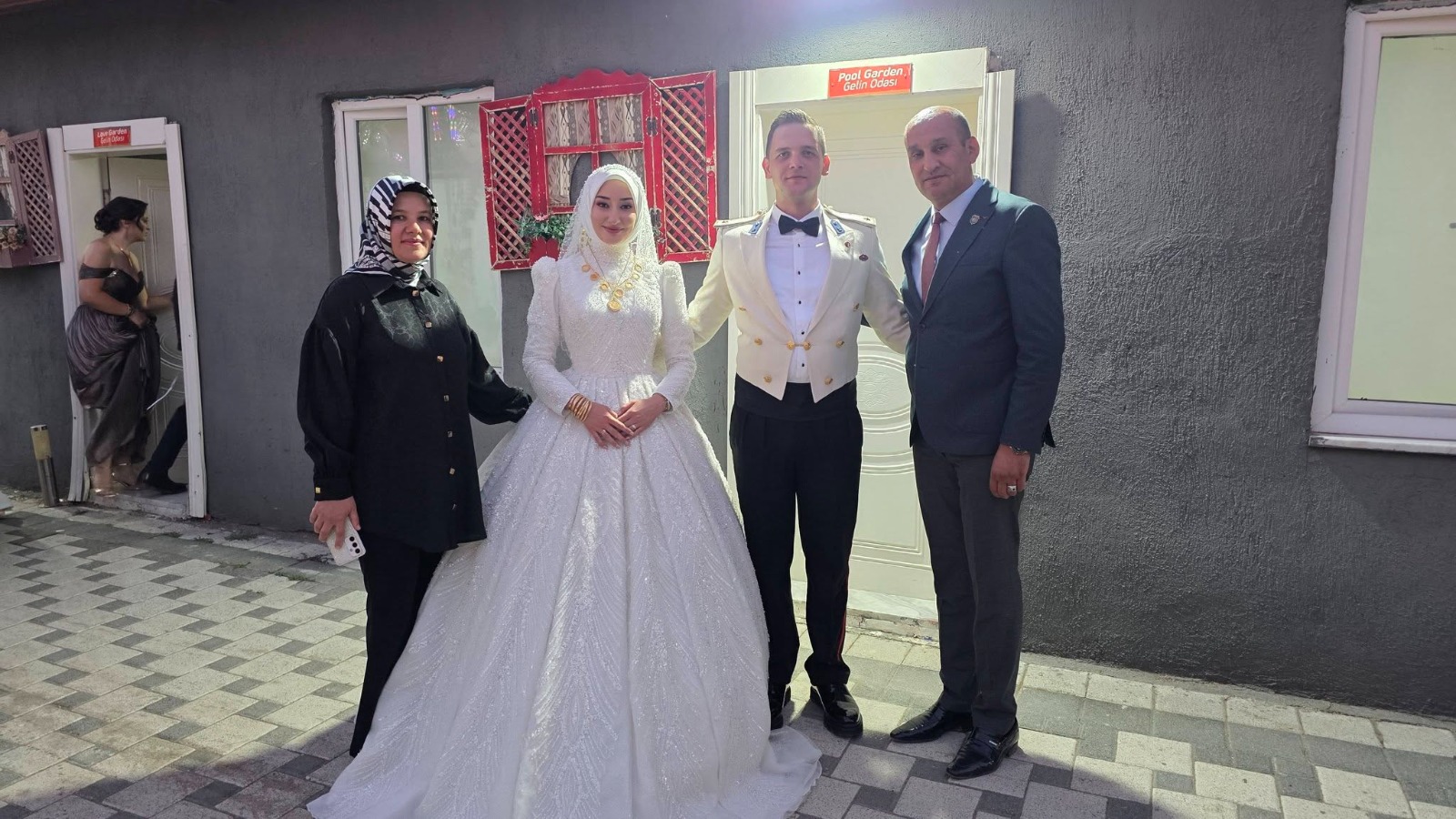 İki kuşak Gazi ailenin mutlu günü 3 İki kuşak Gazi ailenin mutlu günü