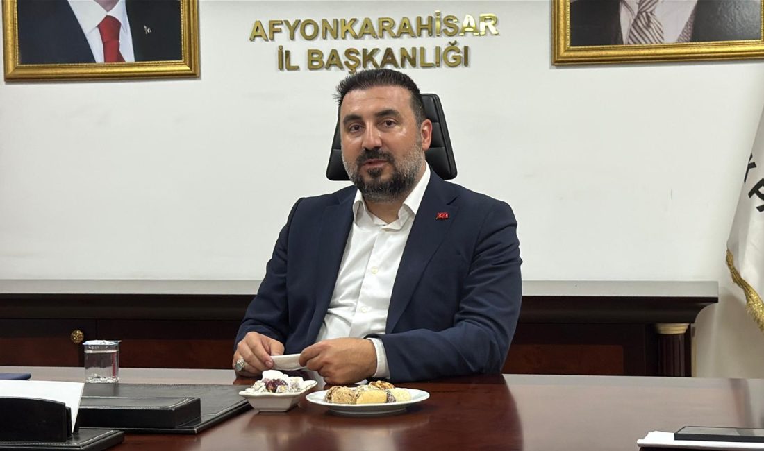 AK Parti Afyonkarahisar İl Başkanı Özgür Kavak, göreve başlamasının ardından