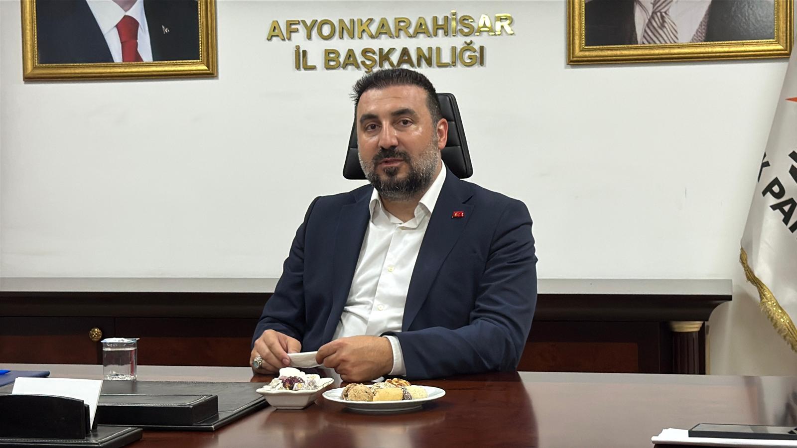 AK Parti Afyonkarahisar İl Başkanı Özgür Kavak, göreve başlamasının ardından