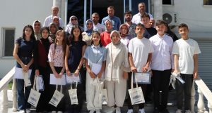 İscehisar Belediye Başkanı Seyhan Kılınçarslan, Liselere Geçiş Sistemi (LGS) sınavında