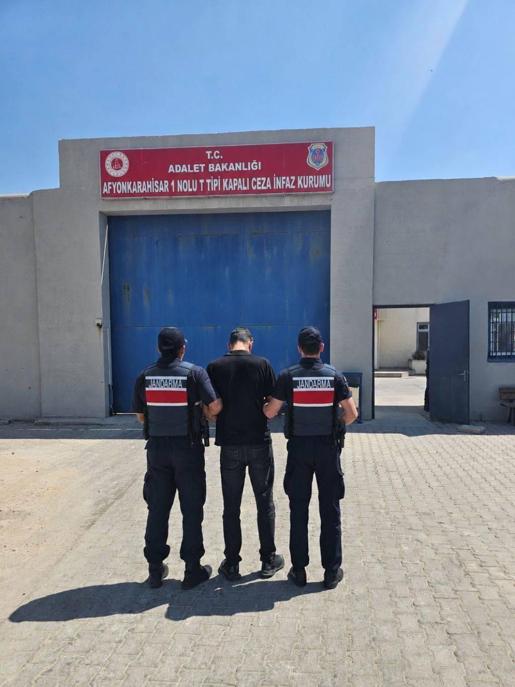 Jandarma düğmeye bastı: 24 şahıs yakalandı, 12’si tutuklandı
