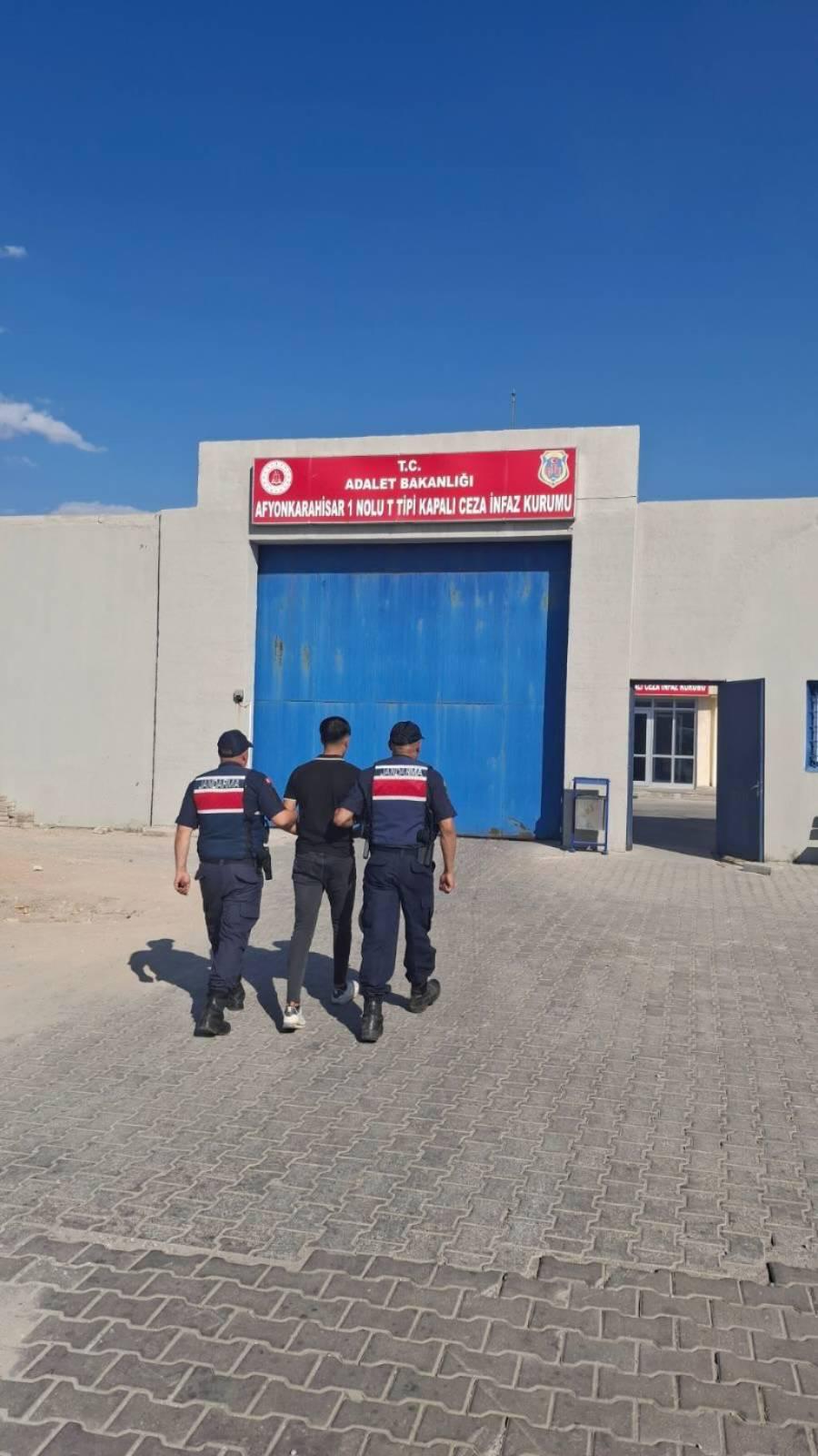 Jandarma düğmeye bastı: 24 şahıs yakalandı, 12’si tutuklandı 1 Jandarma düğmeye bastı: 24 şahıs yakalandı, 12’si tutuklandı