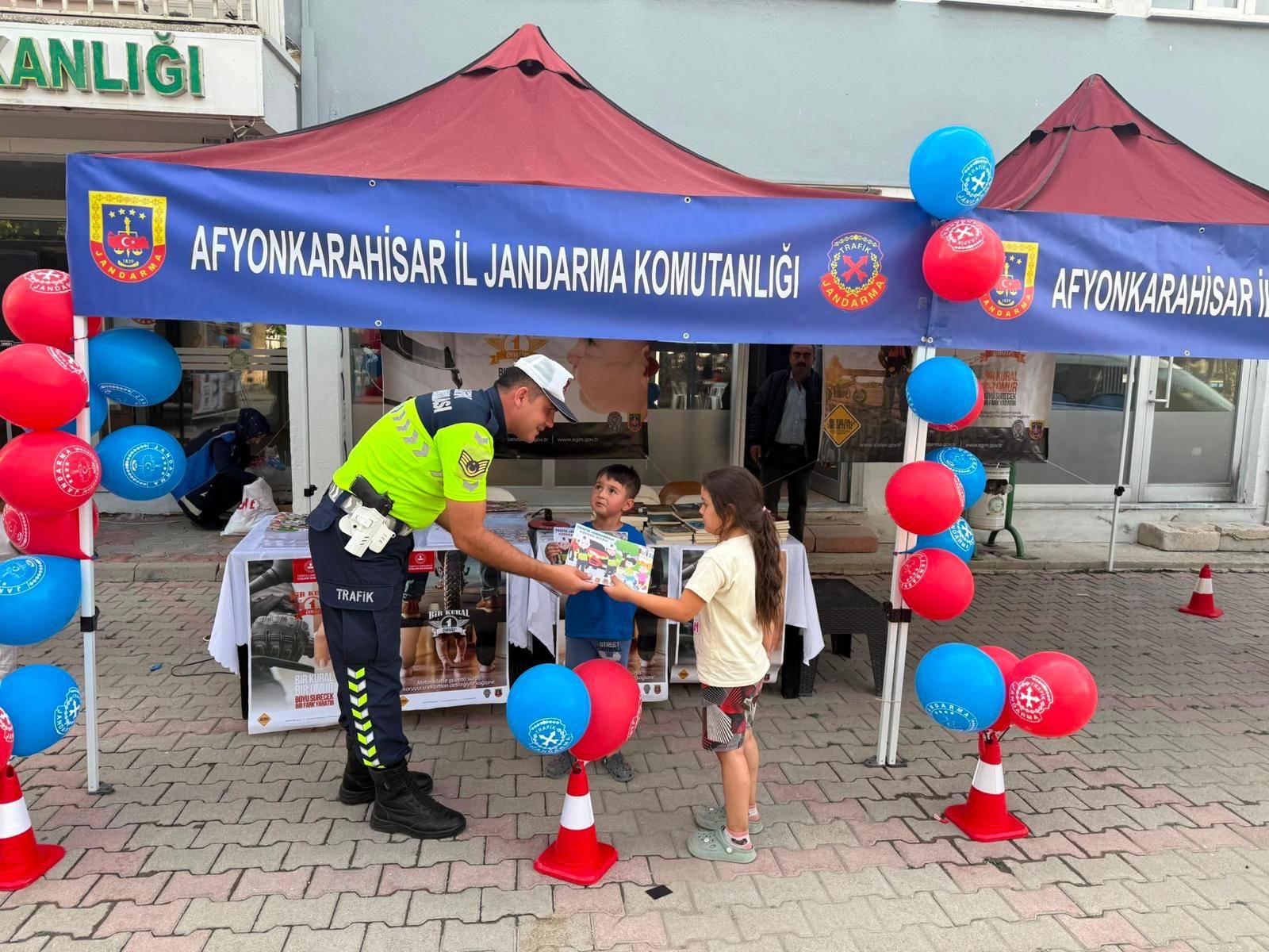 Jandarmadan 6 ilçede trafik güvenliği seferberliği 5 Jandarmadan 6 ilçede trafik güvenliği seferberliği