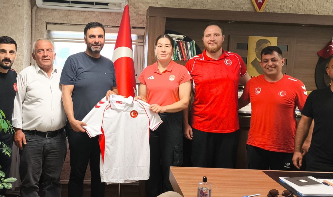 Slovakya'da düzenlenecek U-20 Dünya Kadınlar Güreş Şampiyonası öncesinde hazırlıklarını sürdüren