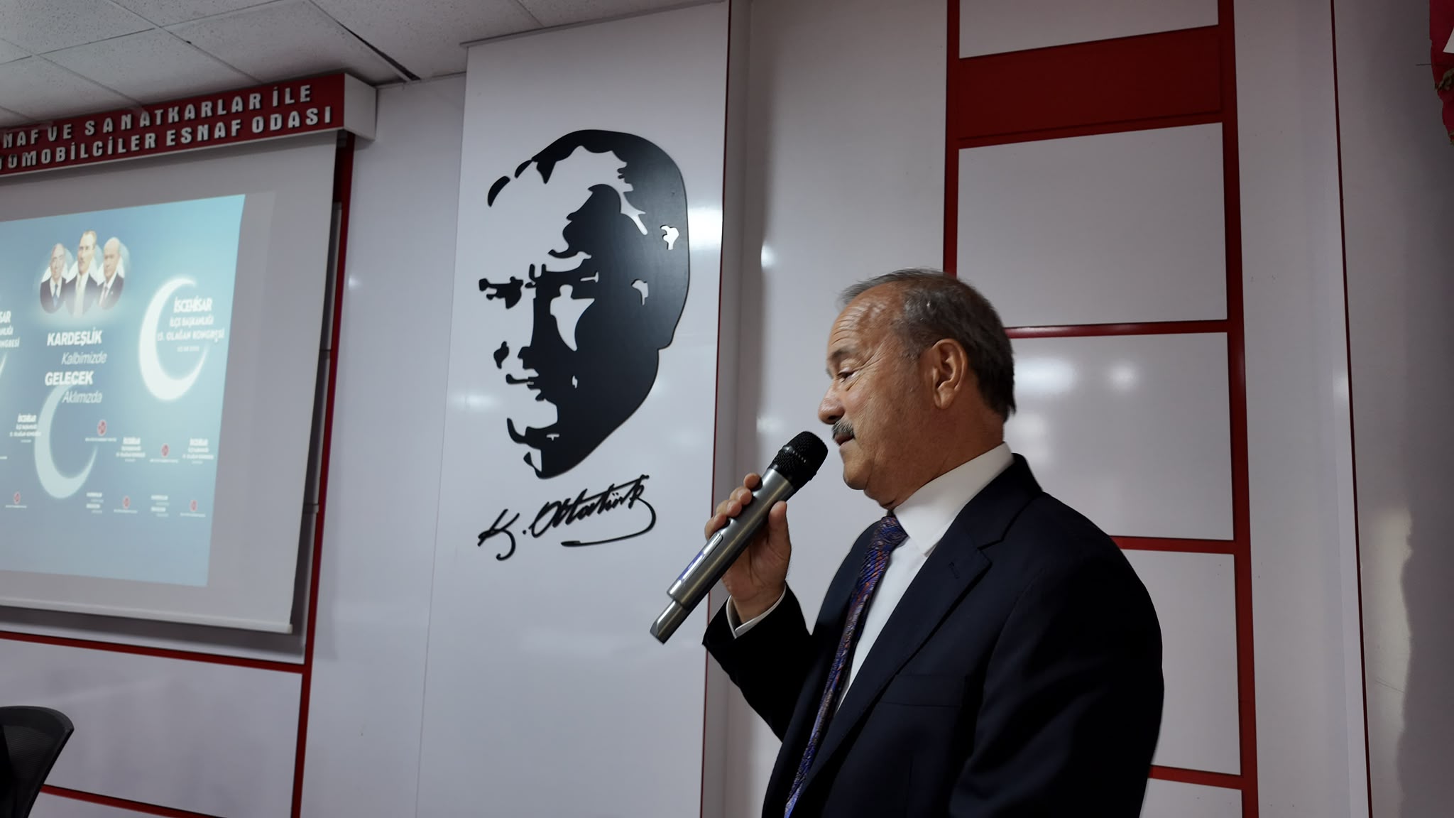 “Kongrelerimiz ülkü birliğimizi perçinleyen buluşmalardır” 3 “Kongrelerimiz ülkü birliğimizi perçinleyen buluşmalardır”