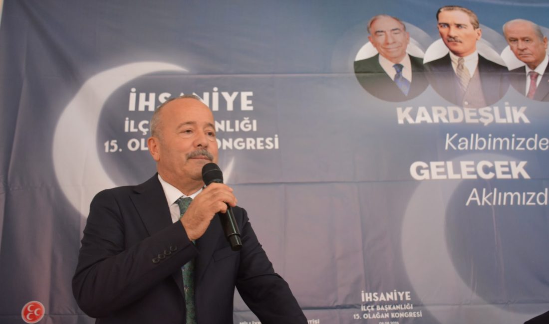 Afyonkarahisar’da partisinin kongrelerine katılan Milliyetçi Hareket Partisi Afyonkarahisar Milletvekili Mehmet