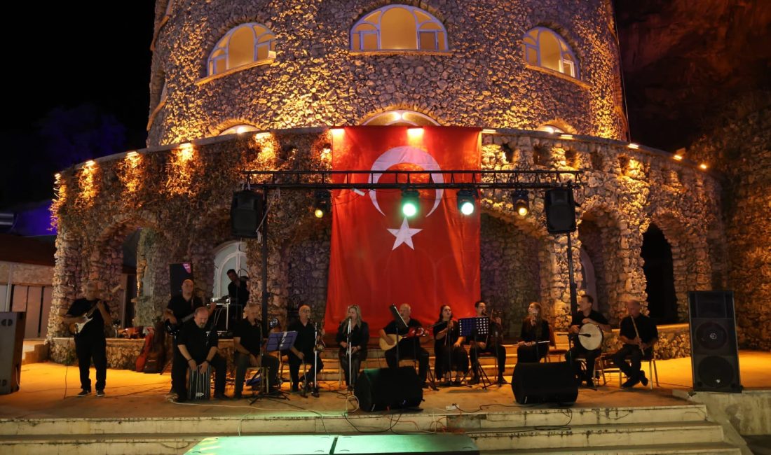 Dinar Belediyesi tarafından düzenlenen Marsyas Kültür, Sanat ve Müzik Festivali,