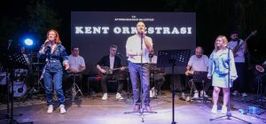 Afyonkarahisar Belediyesi tarafından Masal Park’ta düzenlenen etkinlikte vatandaşlar müzik ve