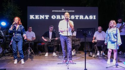 Afyonkarahisar Belediyesi tarafından Masal Park’ta düzenlenen etkinlikte vatandaşlar müzik ve