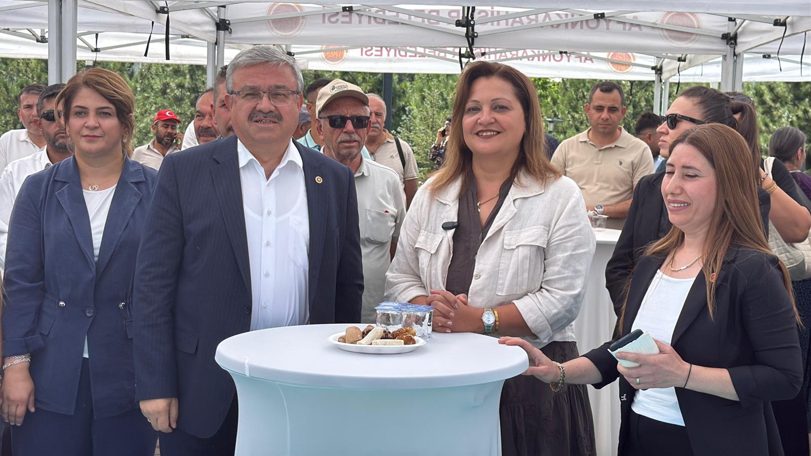 Millet Bahçesi Kafeteryası hizmete açıldı 3 Millet Bahçesi Kafeteryası hizmete açıldı