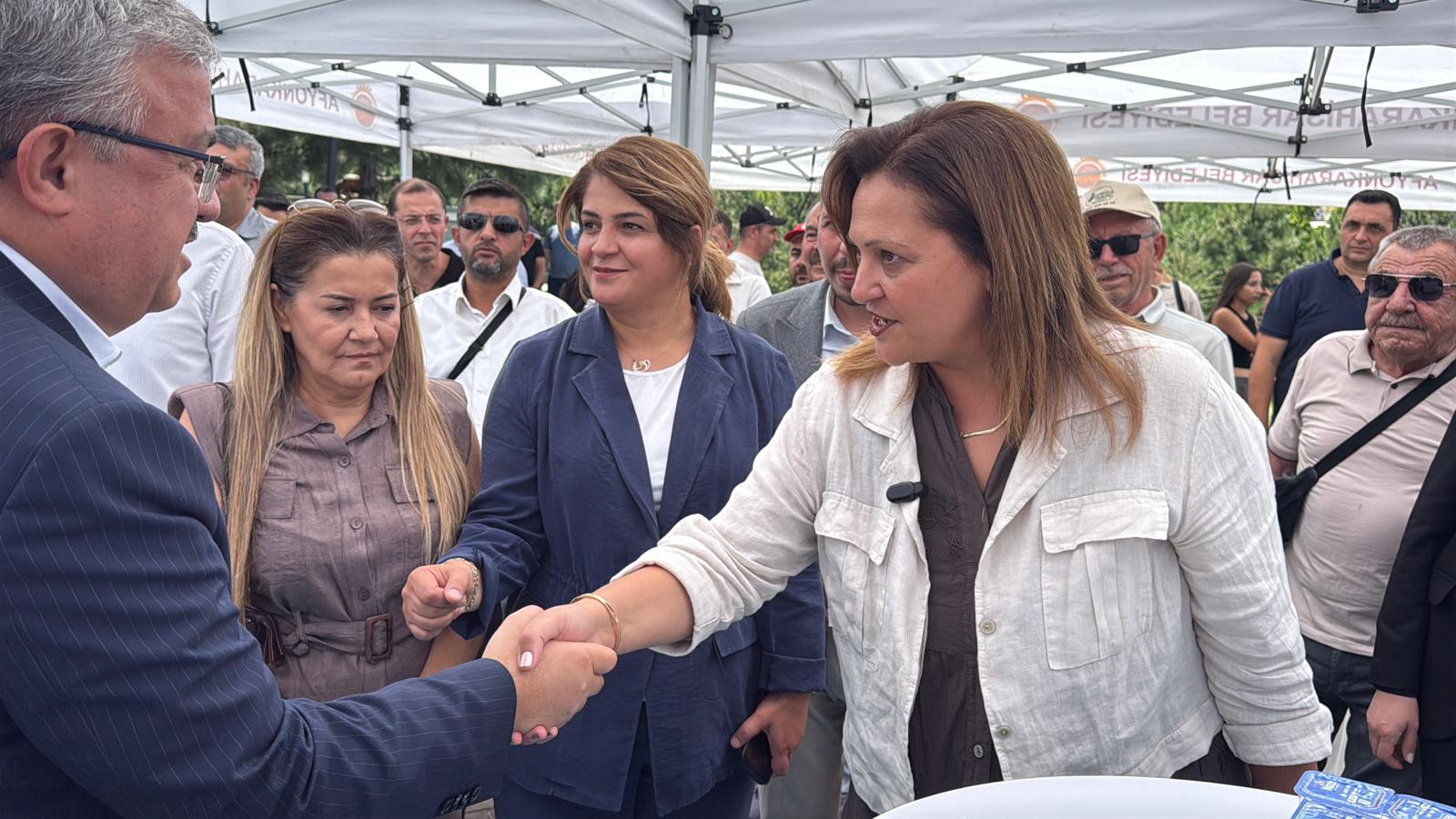 Millet Bahçesi Kafeteryası hizmete açıldı 1 Millet Bahçesi Kafeteryası hizmete açıldı