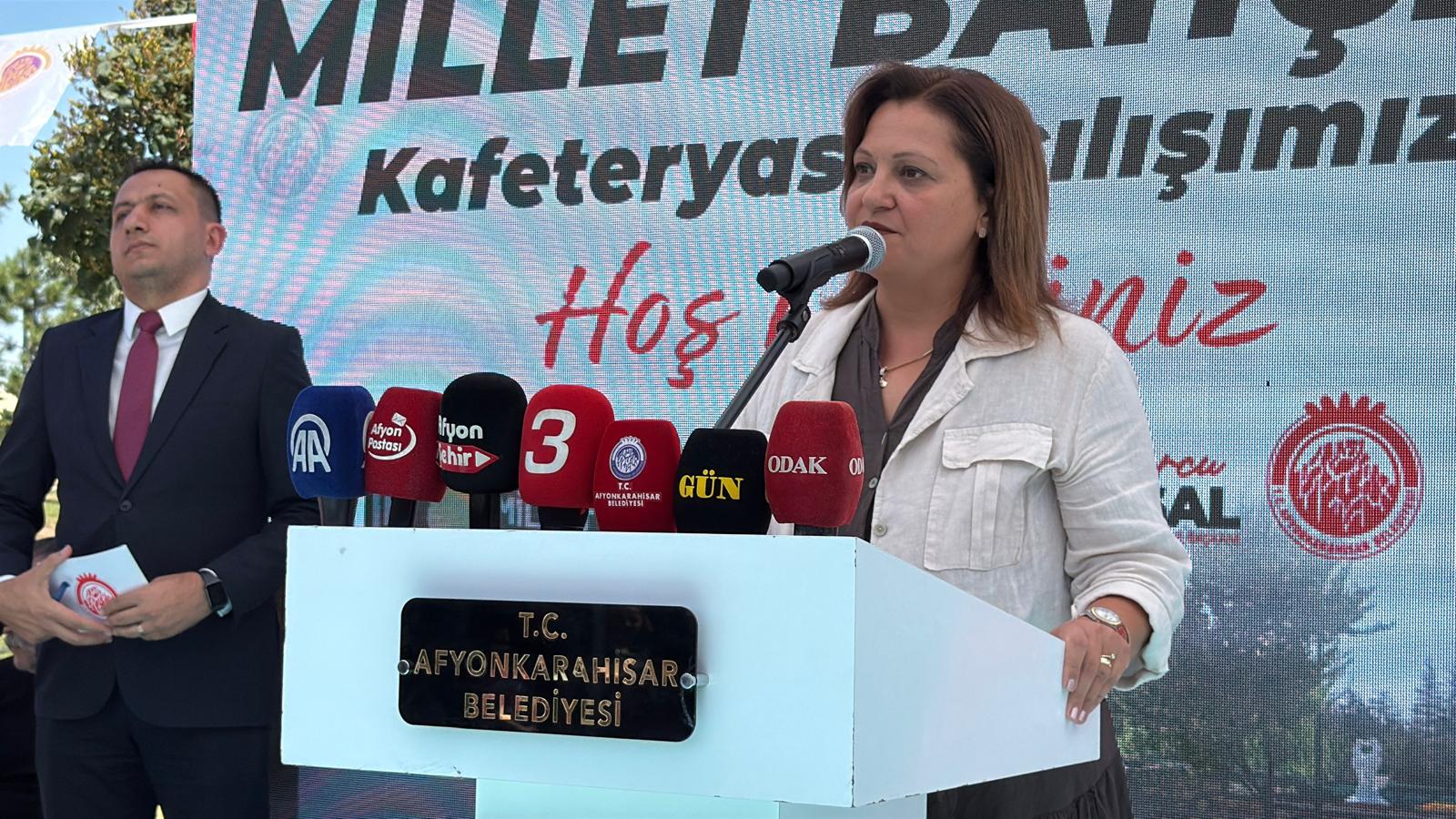 Millet Bahçesi Kafeteryası hizmete açıldı 6 Millet Bahçesi Kafeteryası hizmete açıldı