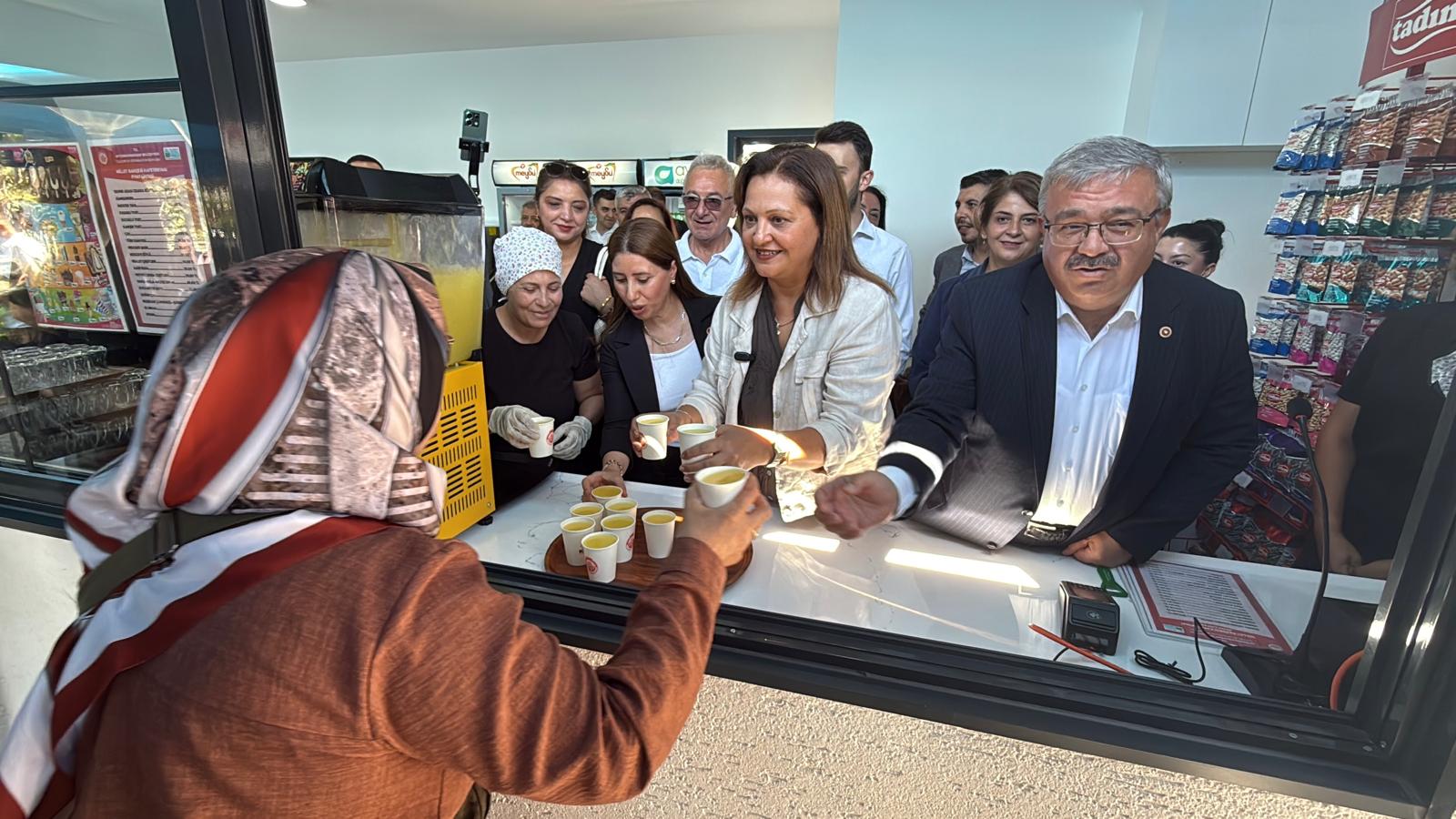 Millet Bahçesi Kafeteryası hizmete açıldı