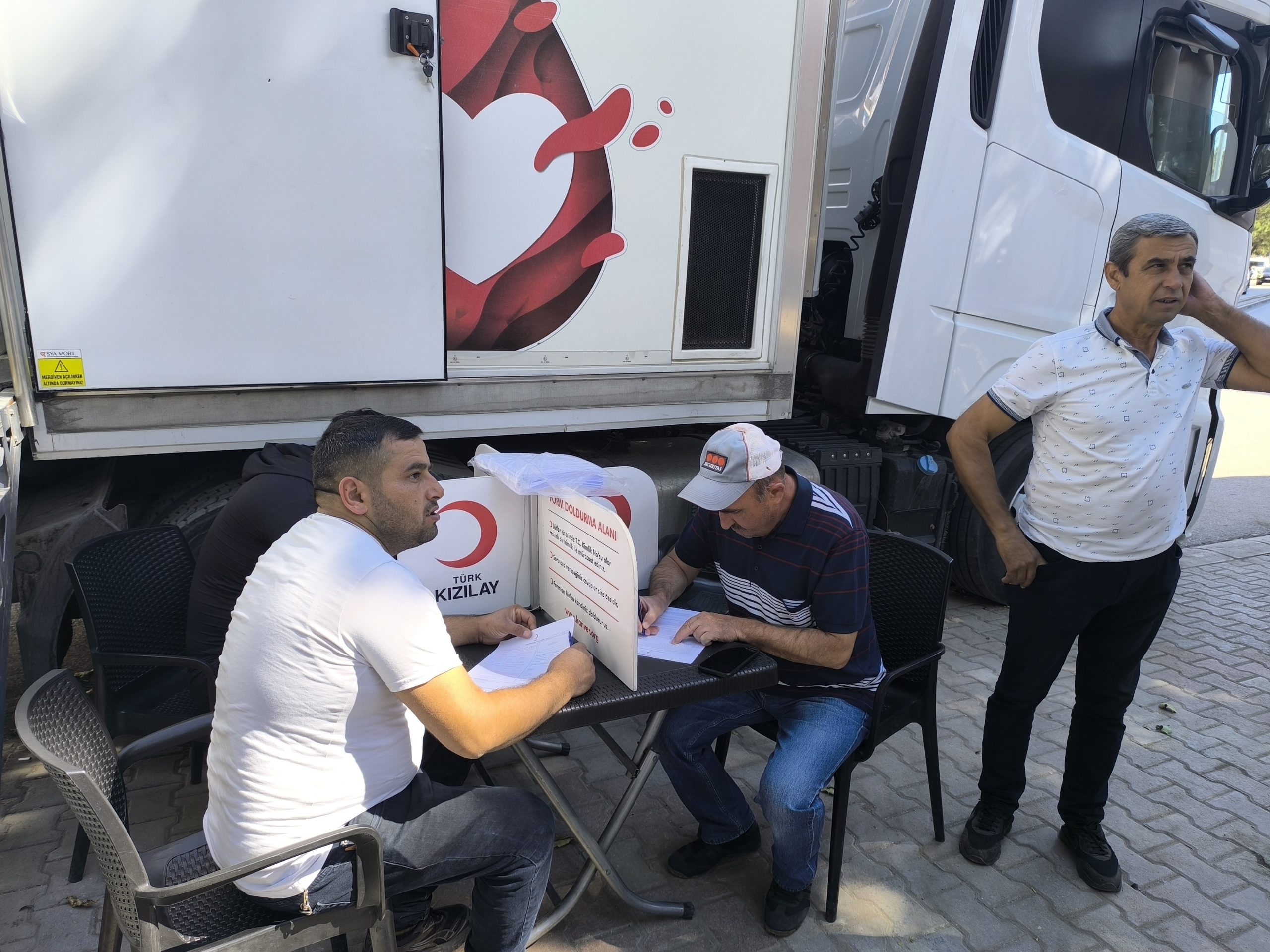 O ilçede herkes kan vermeye koştu 1 O ilçede herkes kan vermeye koştu