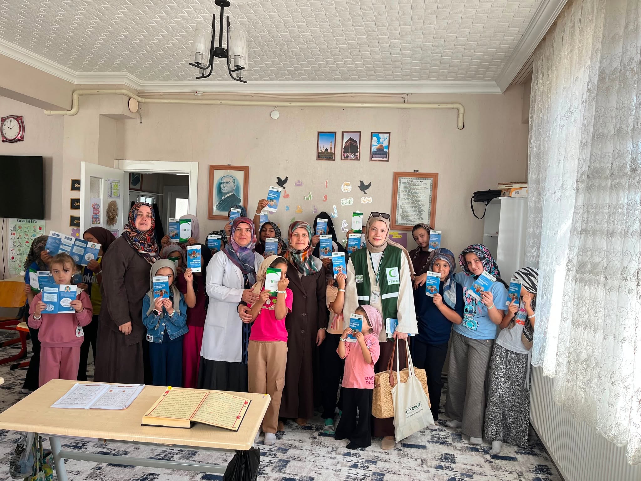 Öğrencilere bağımlılıkla mücadele seminerleri sürüyor 2 Öğrencilere bağımlılıkla mücadele seminerleri sürüyor