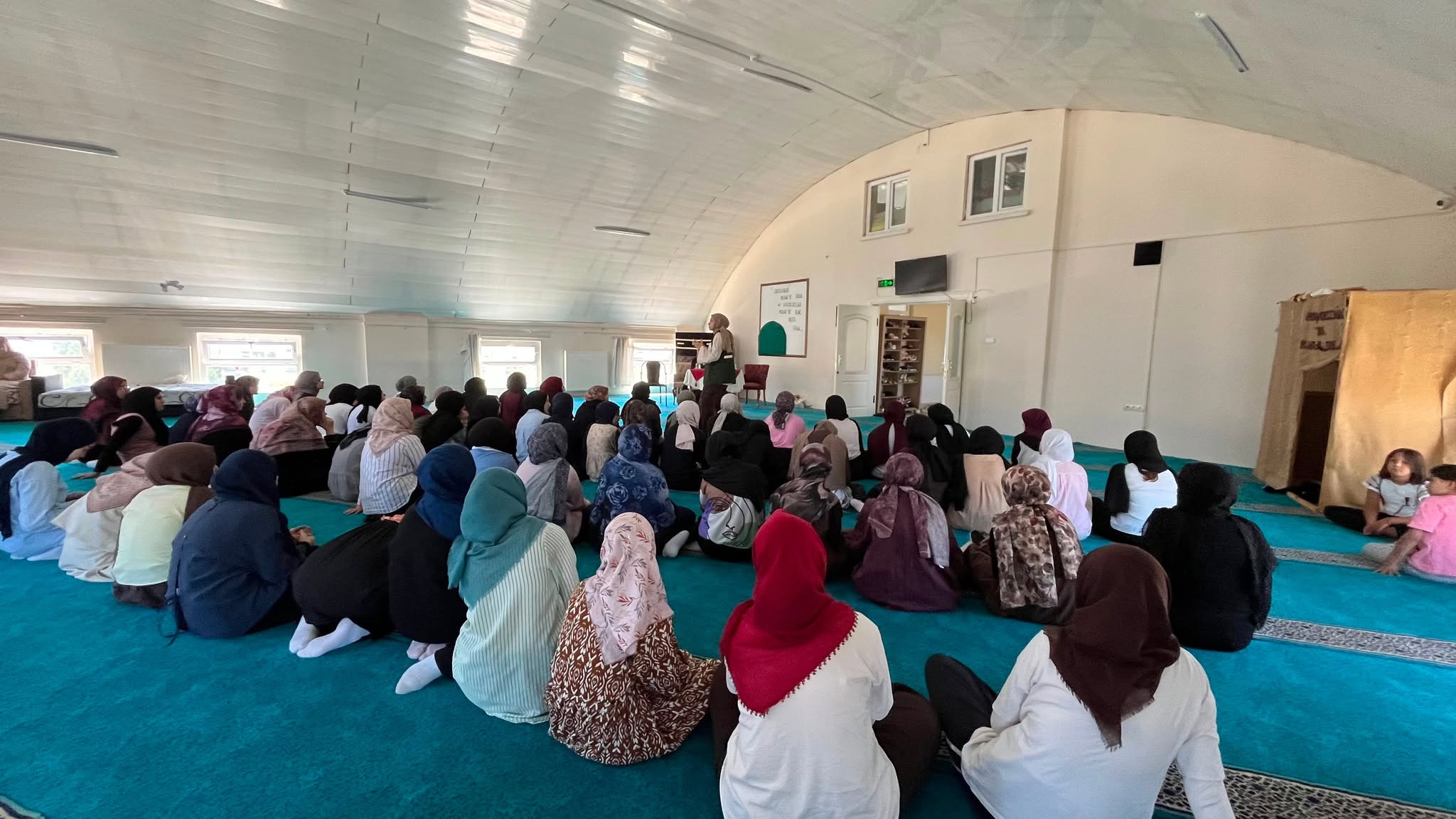 Öğrencilere bağımlılıkla mücadele seminerleri sürüyor 1 Öğrencilere bağımlılıkla mücadele seminerleri sürüyor