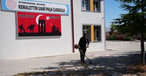 Bolvadin Belediyesi Fen İşleri Müdürlüğü Park ve Bahçeler ekipleri tarafından